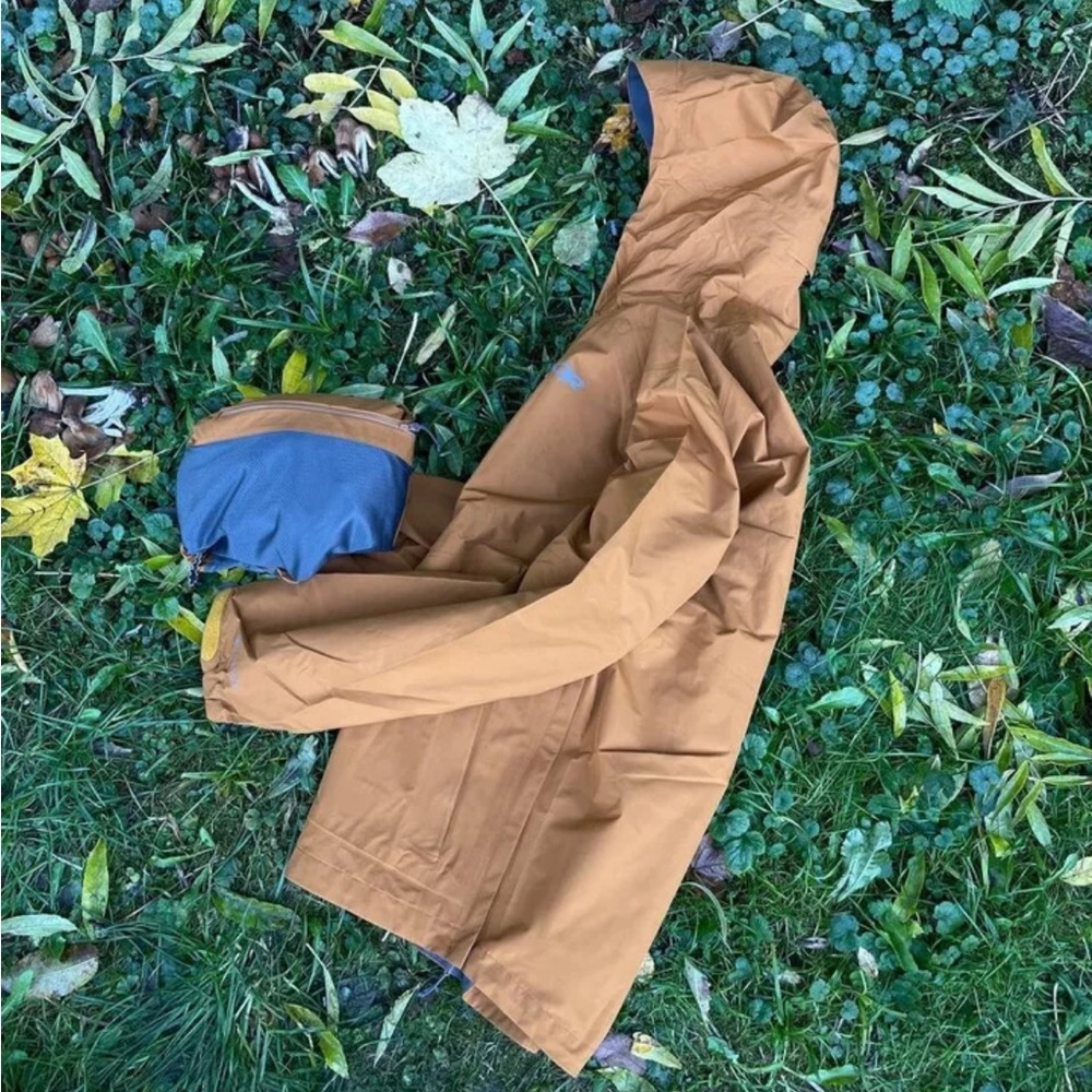Outdoor Research Foray Rain Shell Men’s Large Gold/Mustard NWOT
